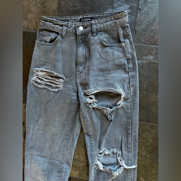 PrettyLittleThing Gray High Rise Distressed Jeans - Picture 3 of 4